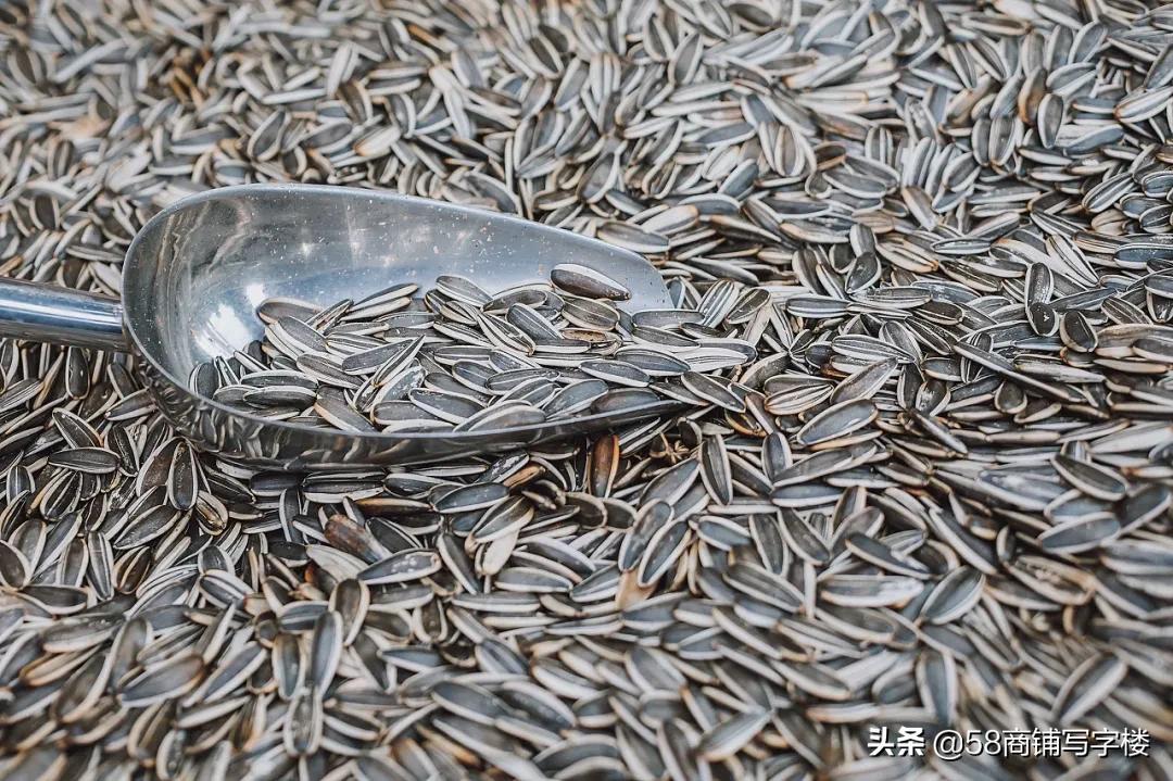 靠摆摊卖煎饼，家家别墅豪车？这些小生意不起眼却利润惊人
