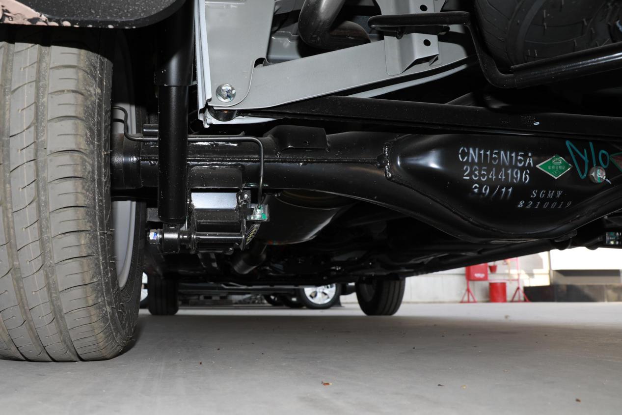 五菱宏光空间小吗,五菱宏光空间宽敞