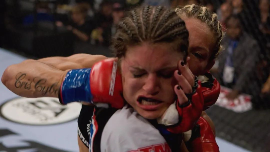 比赛还能尬舞，33个珍贵镜头，记录下这些赛场怪异瞬间