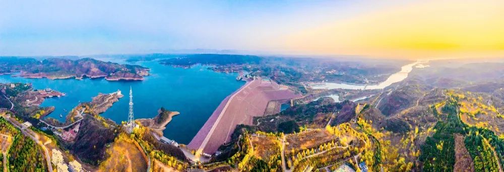 航拍夕阳下最美河流,航拍长江入海口