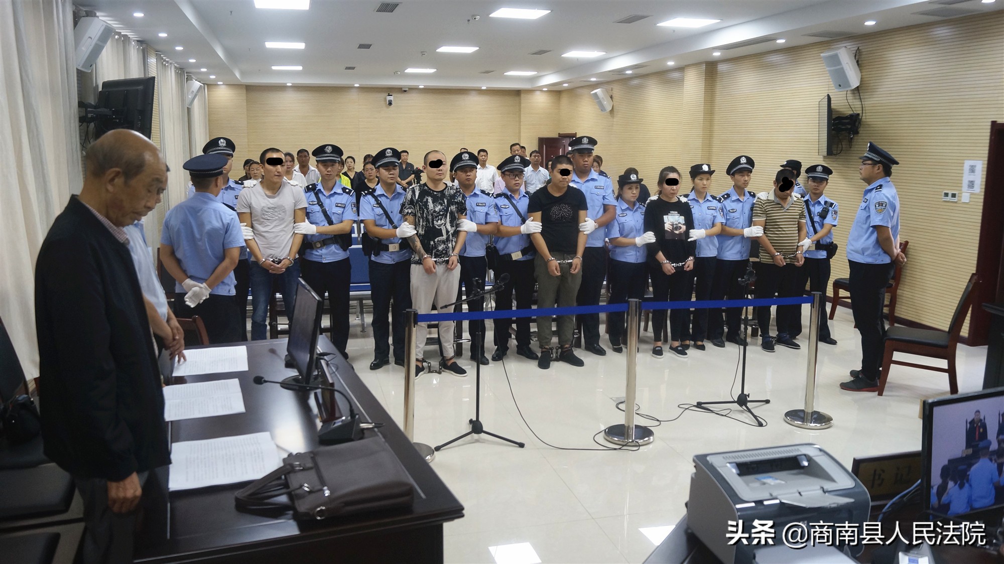 商南县30人最大涉黑案件,南部恶势力集团案宣判20人获刑