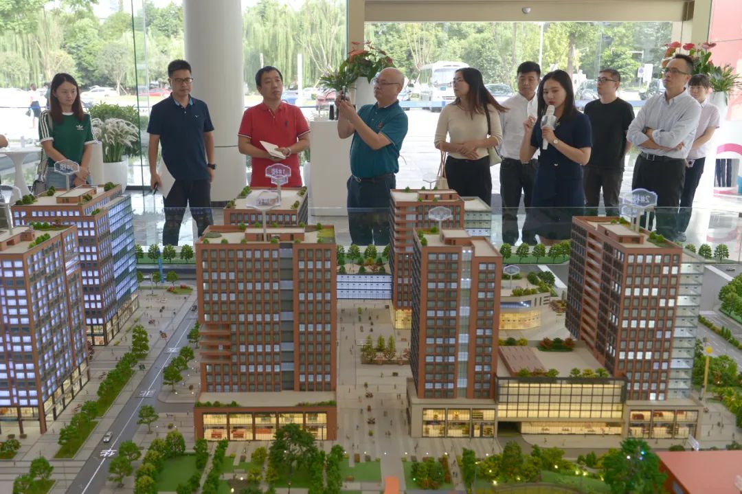 其他城市人眼中的成都,成都人眼中的成都