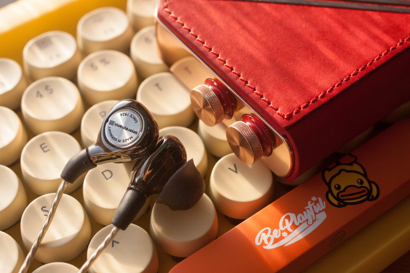 指标爆表的新旗舰声音强悍无敌COWON爱欧迪PL*放播**器