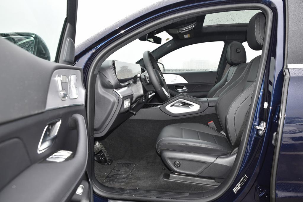 奔驰glecoupe轿跑落地价2022,奔驰gle新款450豪华