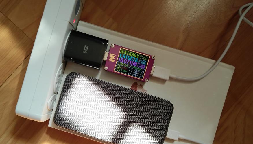 苹果充电头用小米120w快充的,苹果可以用小米120w快充