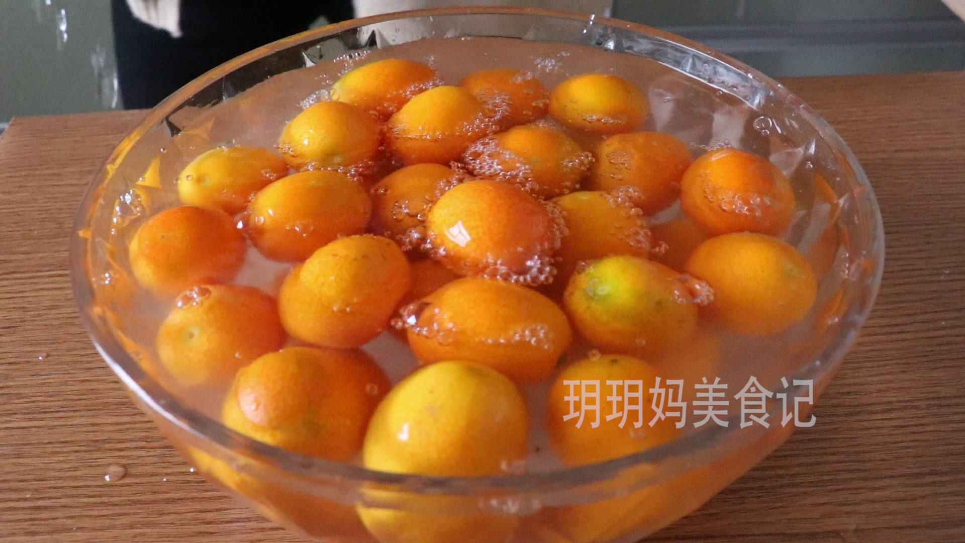 自熬金桔冰糖止咳膏,怎么煮金桔膏治咳嗽