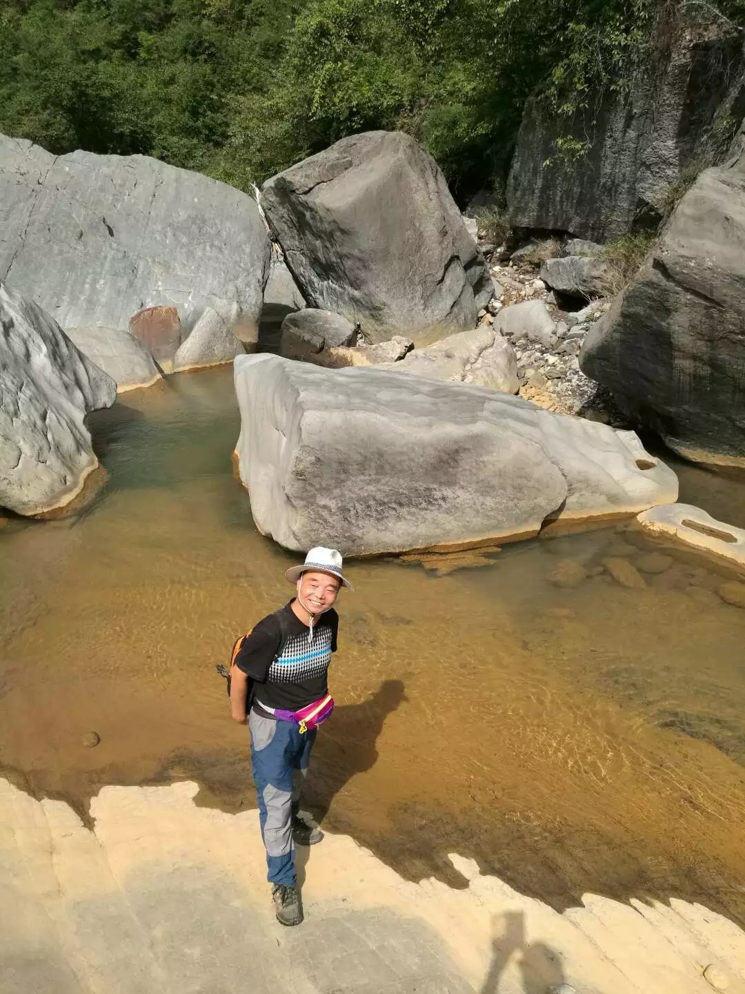 西漂湾瀑布群,建始西漂湾瀑布群