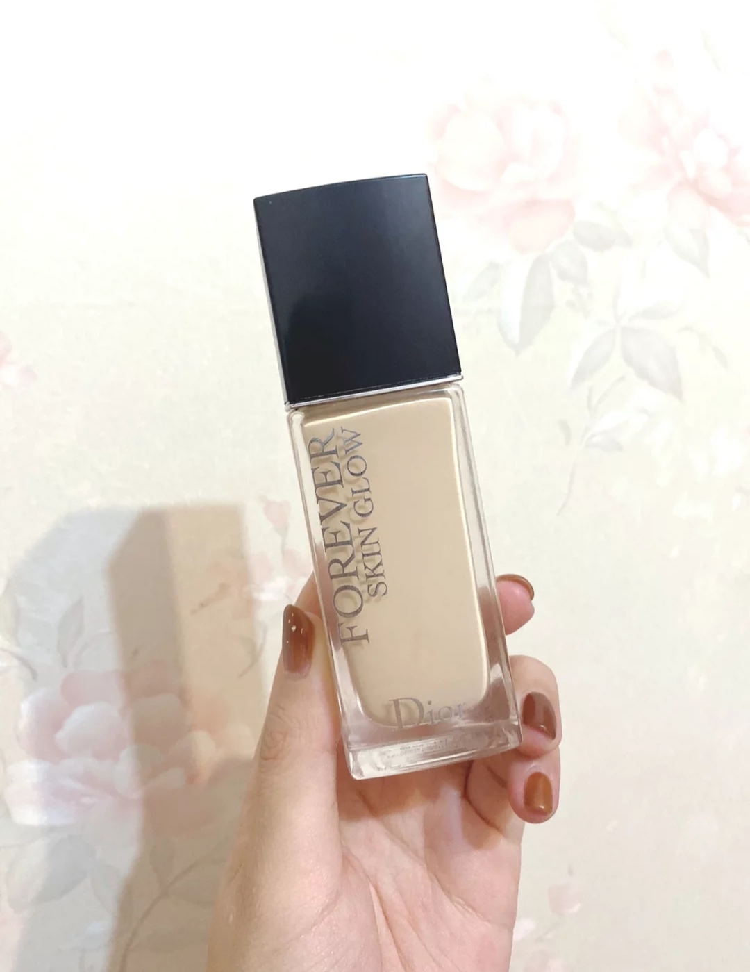 热门粉底液分享,迪奥水润,圣罗兰轻薄不卡粉,NARS抗氧化效果好