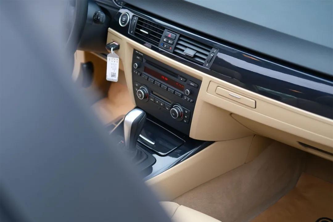 18款宝马318i二手价格 (宝马318i 倒车镜怎么设置自动翻转)