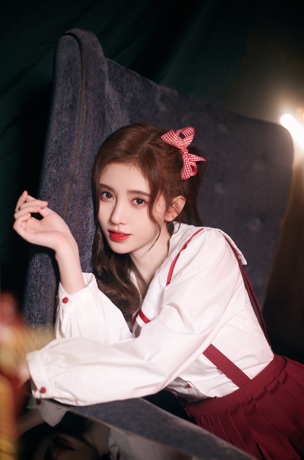 鞠婧祎月光之下请相爱红色蝴蝶结,鞠婧祎的同款蝴蝶结连衣裙图片