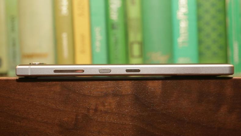 “没落皇族”的逆袭,全键盘BlackBerryKEY2