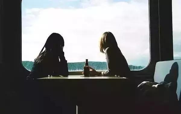 年度最佳微小说三篇看完难以忘怀,十大最经典的微小说