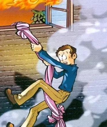 高楼失火到底往上跑还是往下跑,高楼失火往哪跑