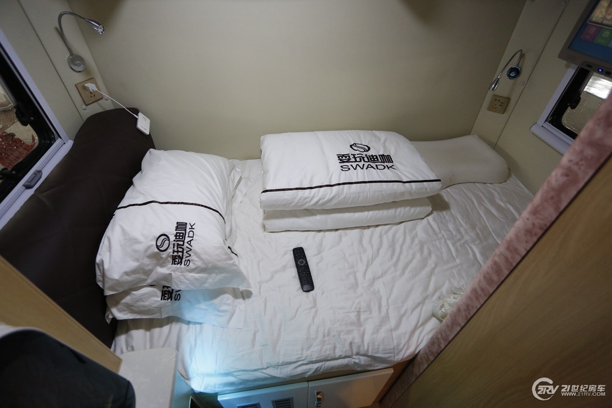 20万左右轻卡房车和c型房车,房车推荐15万到20万c型新能源房车