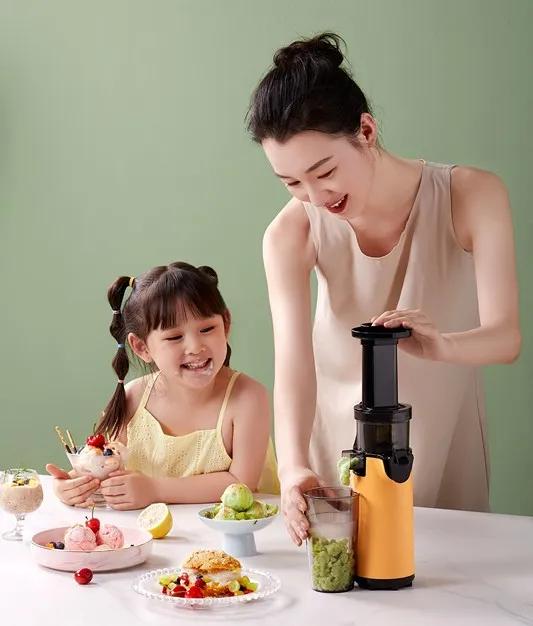 榨汁机鲜榨果汁纯天然无任何添加,榨汁机无渣的