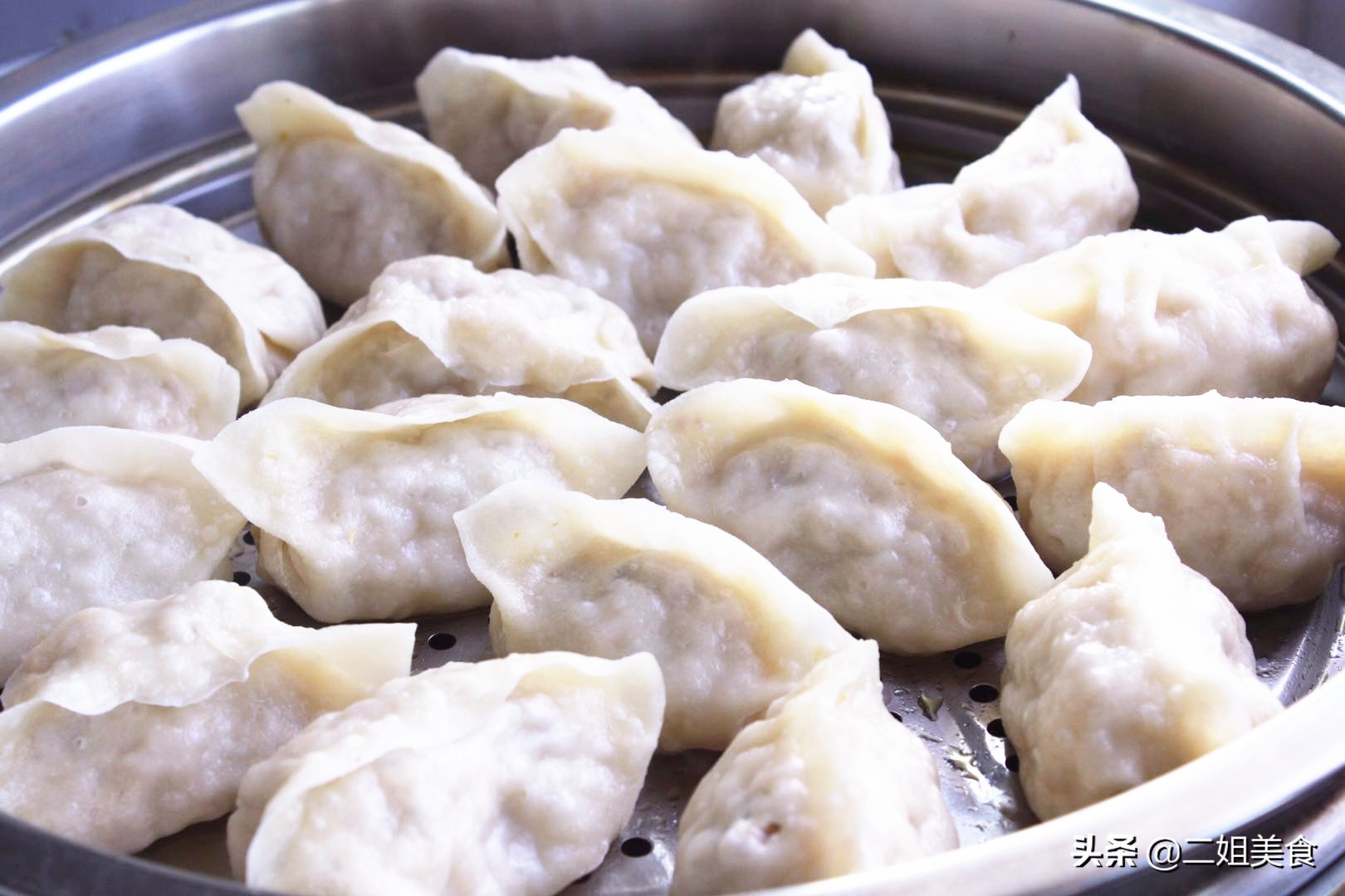 蒸饺子冷水上锅,蒸饺子开水上锅还是凉水上锅