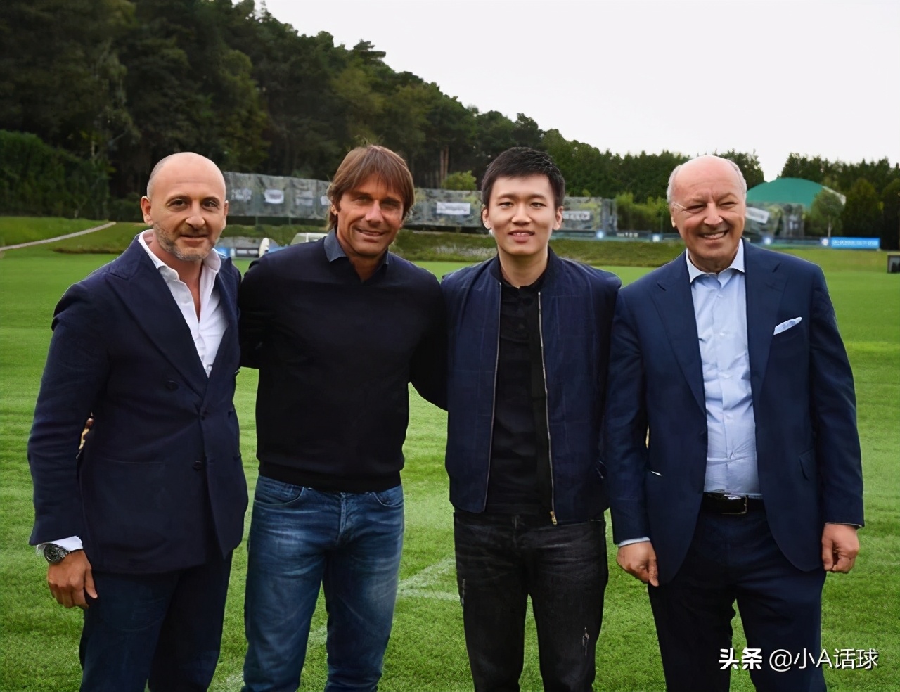 棣栬儨鍗㈠崱鐮撮棬缁濇潃鍥界背瀹㈠満閫嗚浆,閫嗚浆鐨囬┈鏇煎煄