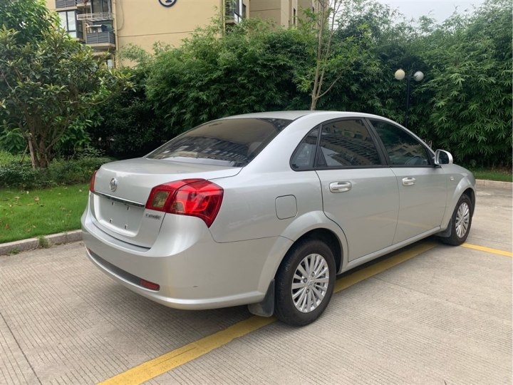 花1万多买的车,花20多万买二手别克商务车划算吗