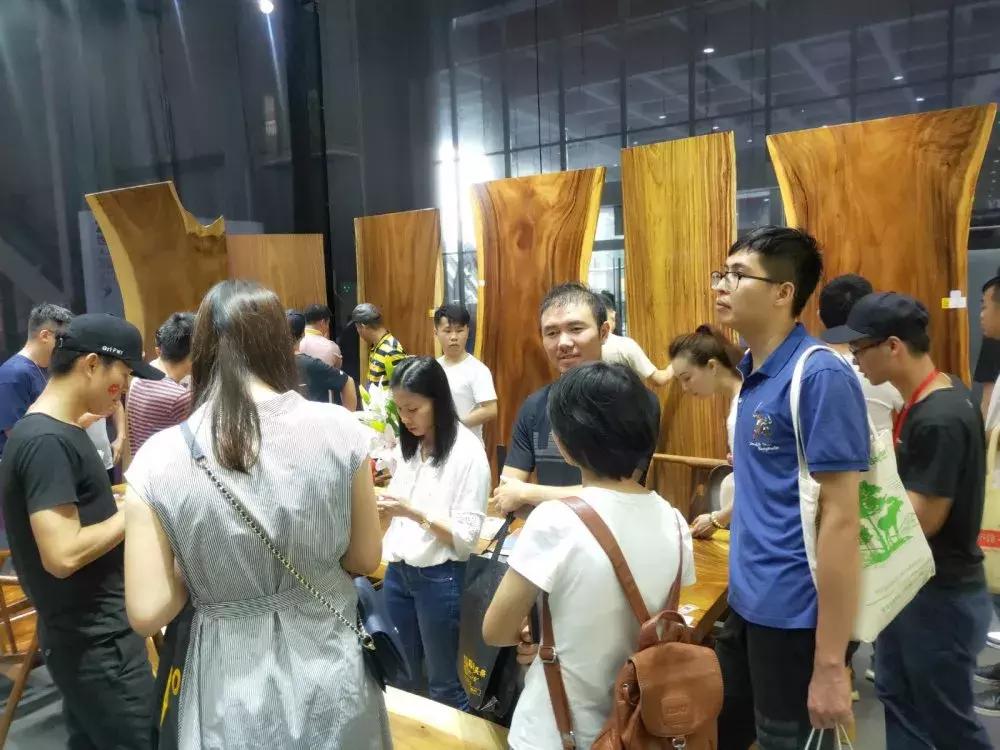 色色瓷砖白娟：以色彩打造个性空间，聚焦细分领域市场｜CDE专访③