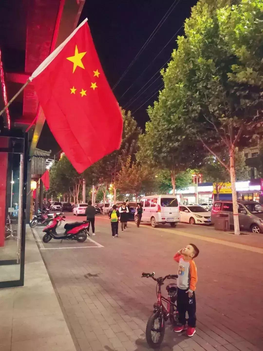 今天，是五星红旗的生日！这三人值得被铭记