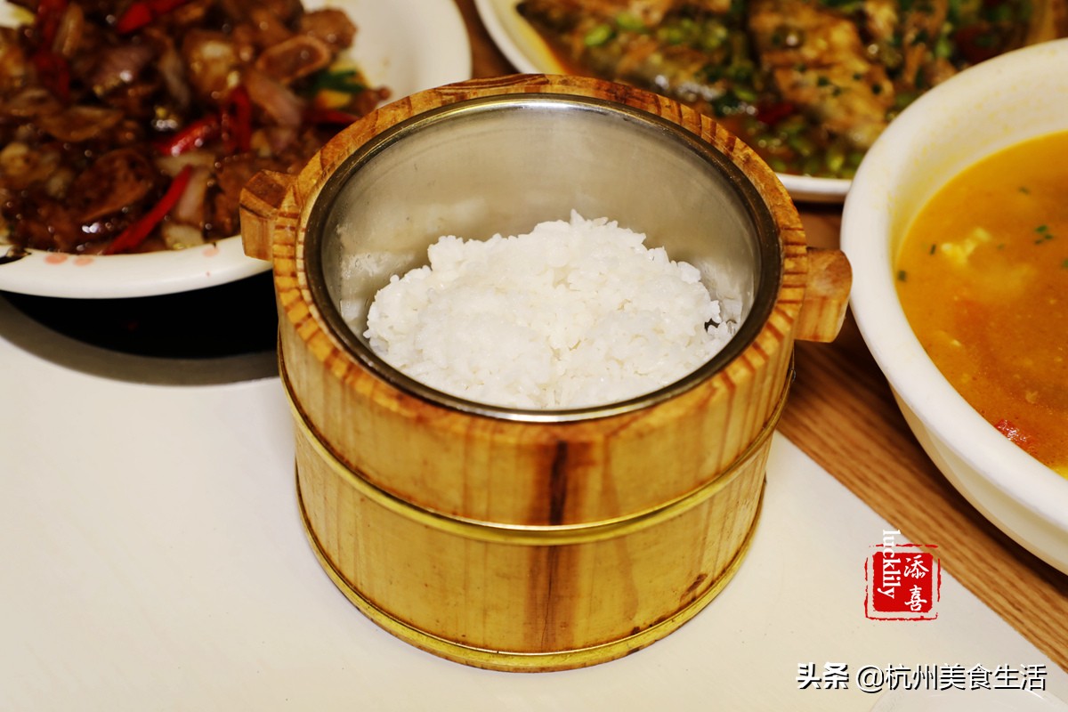 镇江美食三茅宫地锅鸡,镇江美食推荐锅盖面