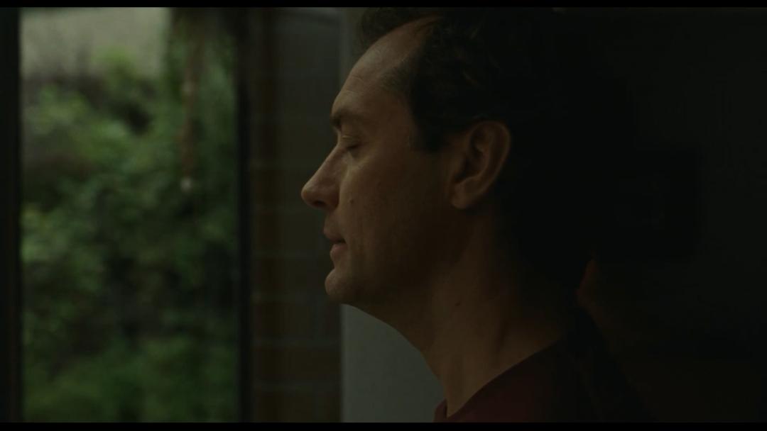 凡尔赛学经典反例，这部电影讲述了虚假繁荣的极端