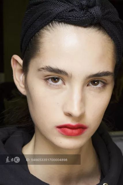 鞠婧祎李艺彤honey舞台,鞠婧祎港风复古妆容