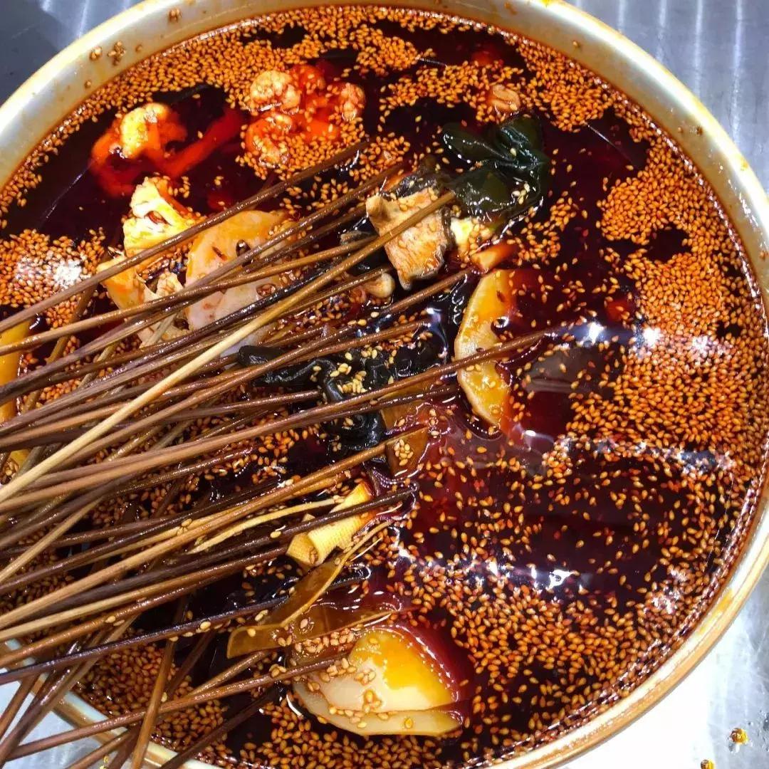 来成都带你去逛春熙路吃小吃,成都吃的特色美食攻略春熙路周围