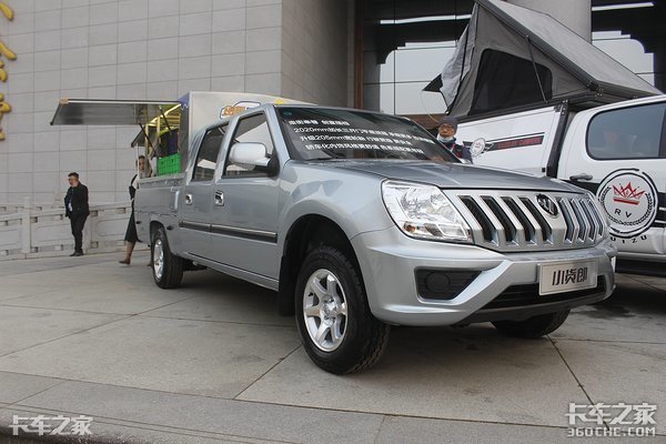 福田小货郎皮卡,福田小货郎皮卡和长安神骐f30对比