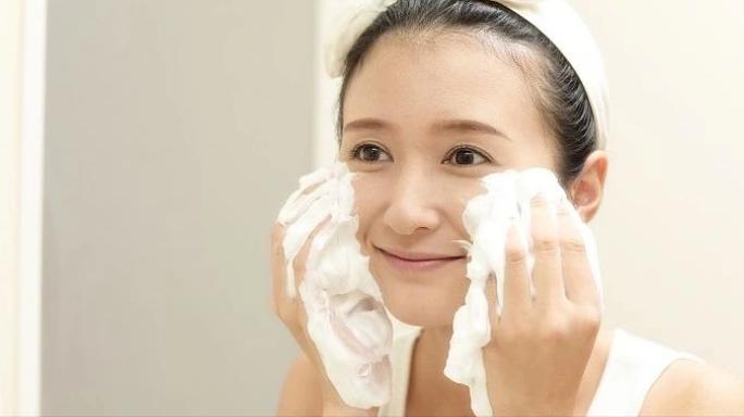 一天的皮肤保养正确方法,皮肤该怎么保养