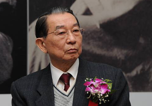 傅雷家书中傅雷是一个怎样的人,傅雷家书中关于傅雷的教育方式