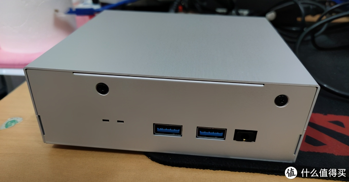 华硕UN66简单评测：小巧、精致、性能强