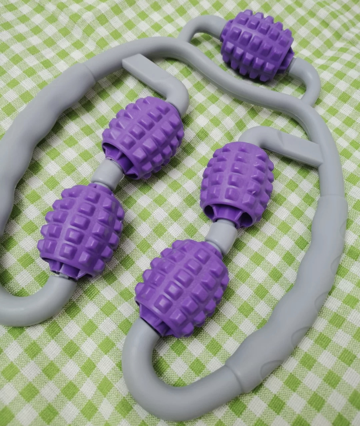 女生的“智商钱”真好赚,搓泥宝没啥用,素颜霜更是鸡肋