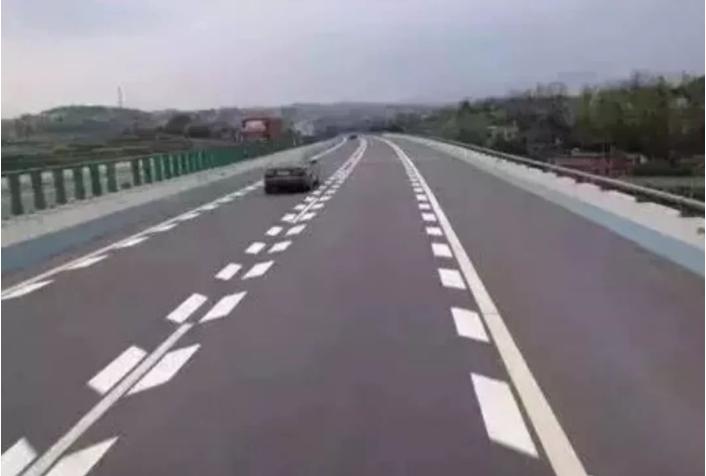 交警提醒这5种标线请铭记于心,马路上这几种标线代表啥意思