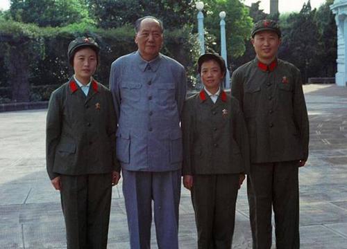 吴旭君陪伴毛主席21年，1974年，按照毛主席的指示，她离职归去