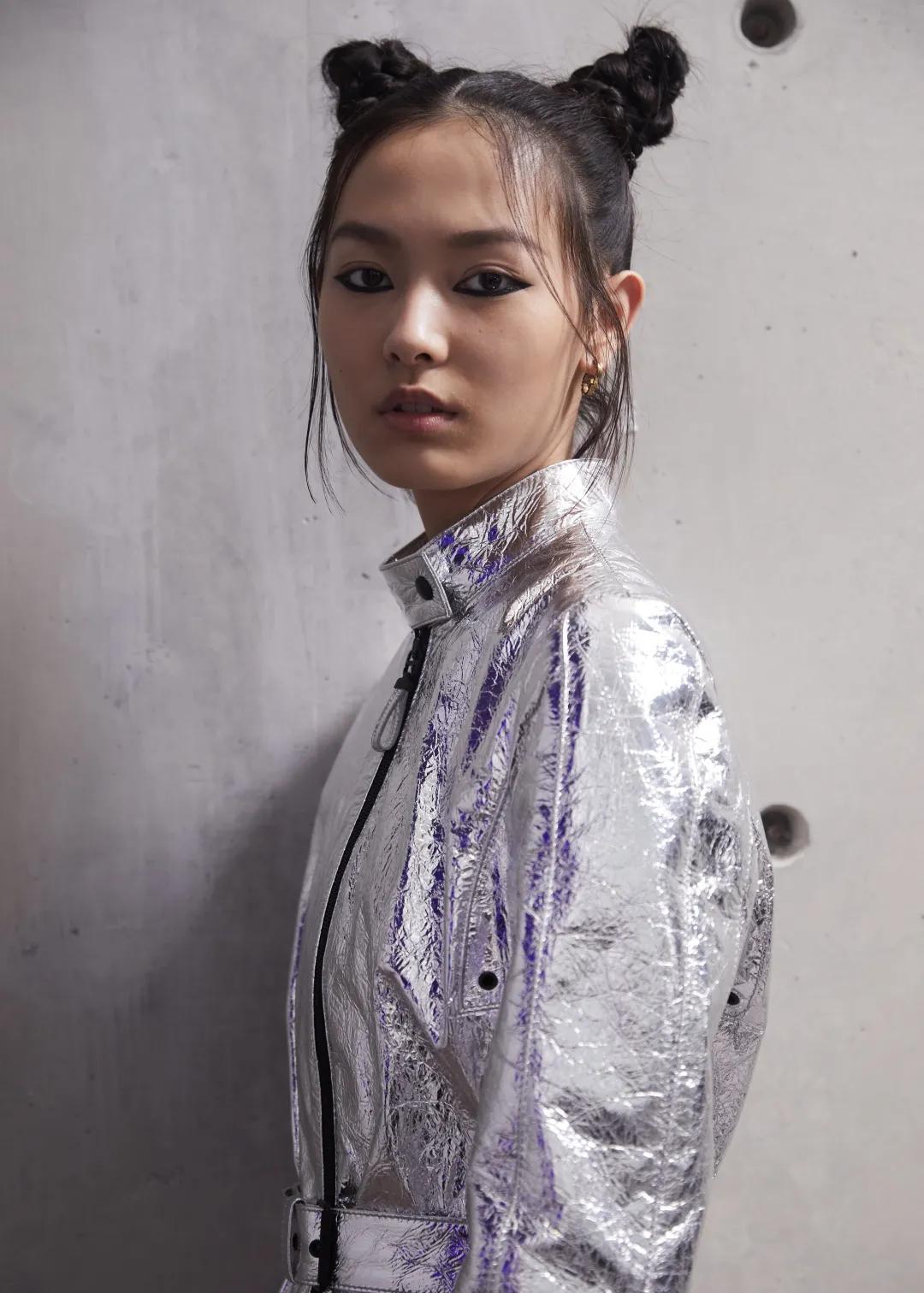 迪奥dior2020走秀冬季款运动鞋,dior2012春夏走秀视频完整版