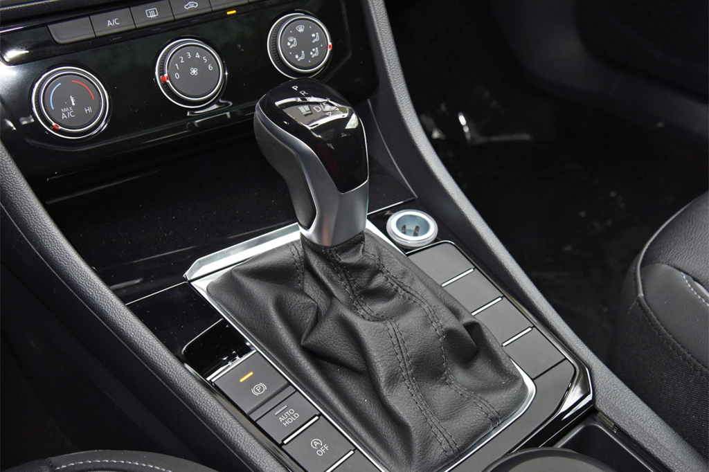 速腾1.2t和速腾1.4t哪个值得买,1.2t速腾和1.4t速腾价格区别