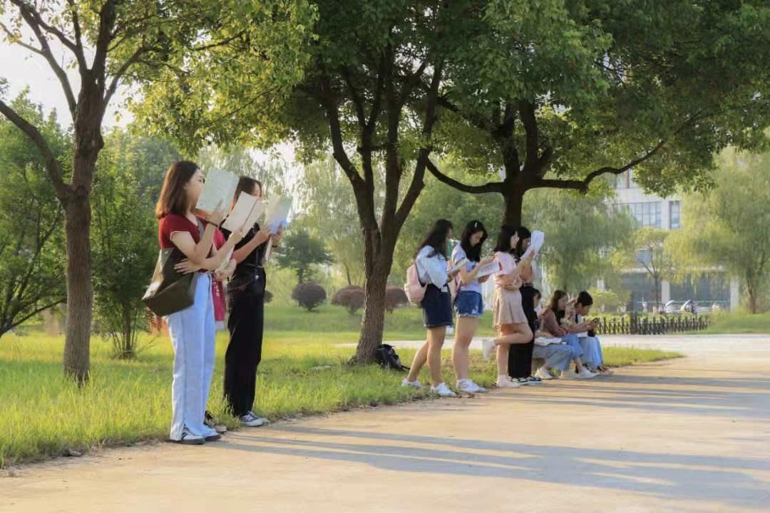 南京师范大学两所独立学院有何不同？一所在丹阳，一所在泰州
