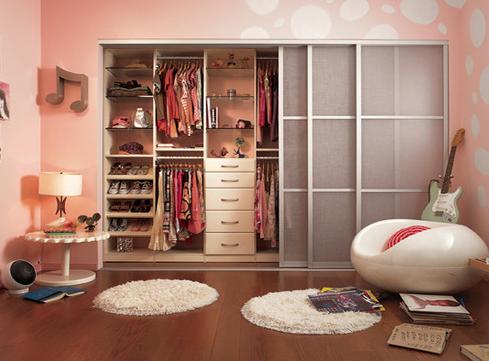 定制衣柜是不是全屋定制,出租房买成品衣柜还是定制衣柜