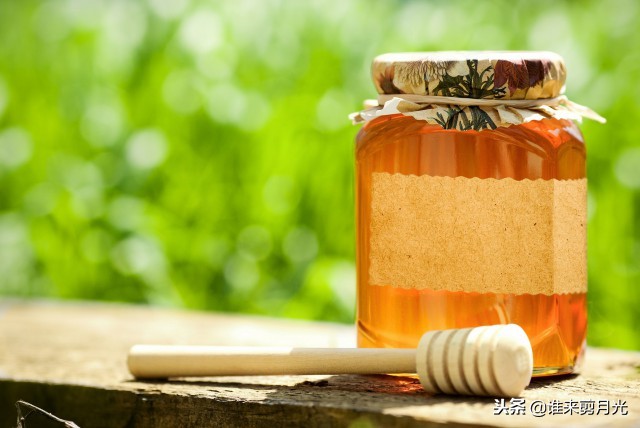 蜂蜜柠檬蛋清面膜做法和功效,蜂蜜怎么做面膜比较好