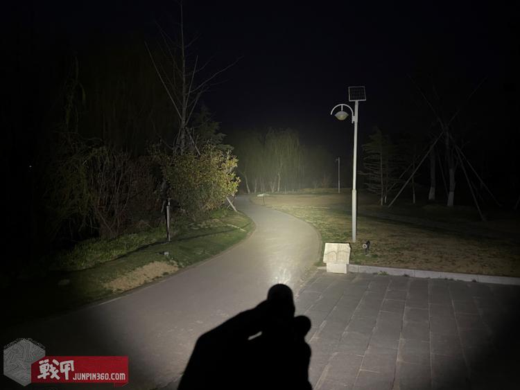 流明开拓者c30手电筒,开拓者c33手电黄光