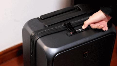 快速取物，为商务人士定制地平线8号登机箱体验