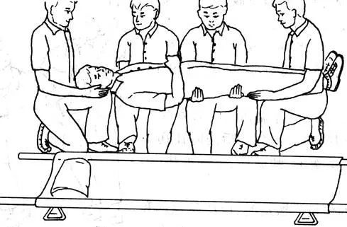 老人突然后背疼,75岁老人腰压缩骨折严重吗