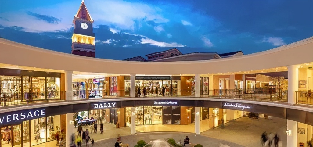 nike楂樼鍝佺墝鏈嶈,鏈嶈宸ㄥごnike