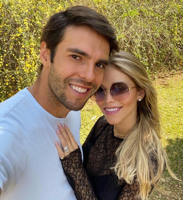 卡卡和前妻相爱吗,卡卡和前妻的恩爱视频