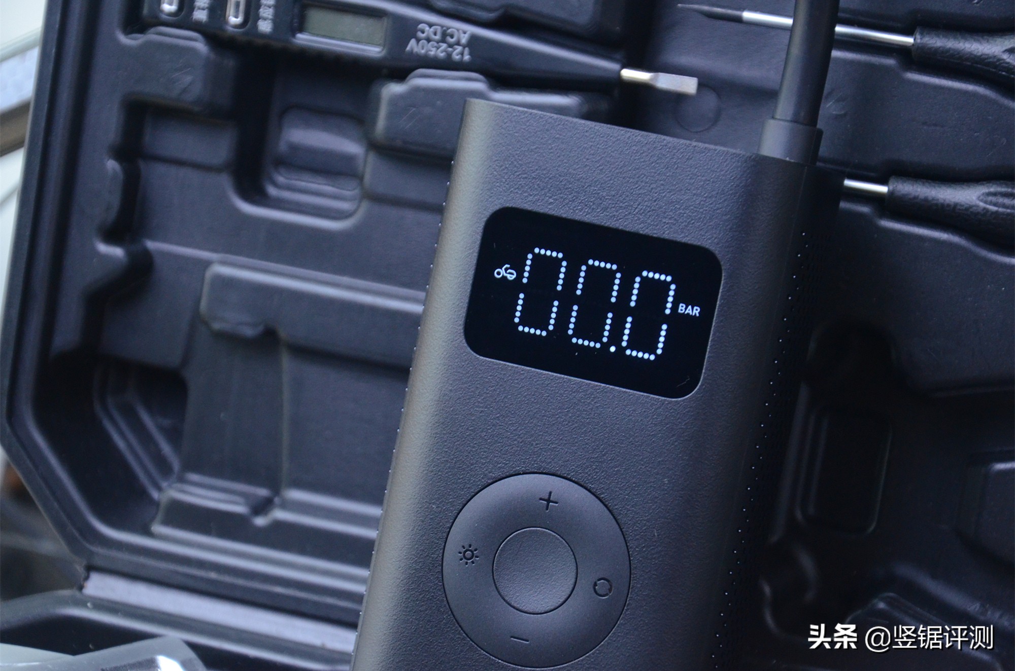 米家充气宝1s给汽车充气,去修车店给轮胎打气免费吗