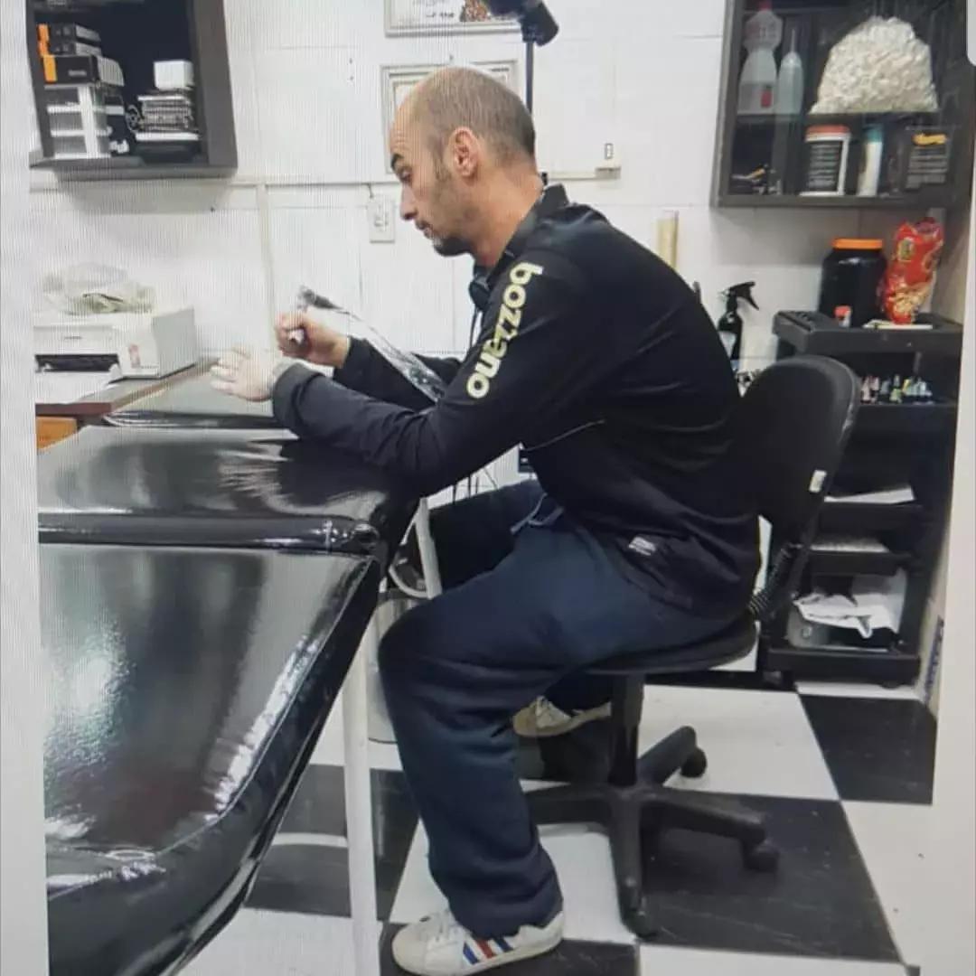 他用刺绣将回忆纹在身上，惊艳12万粉：玩的不止是心跳，还有童真