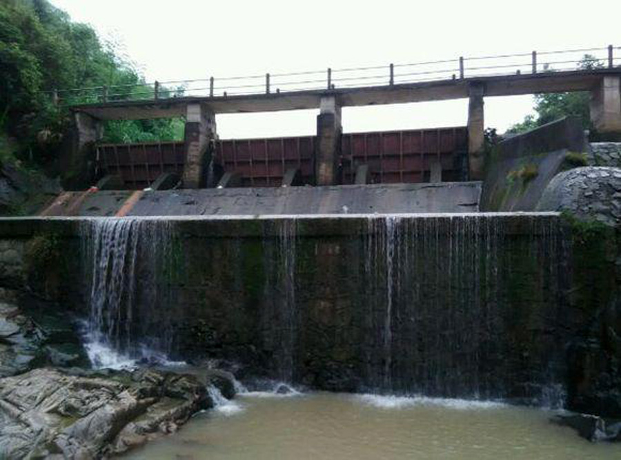 钓鱼遇到走水特别急怎么钓,在水流急的地方钓鱼怎么调漂