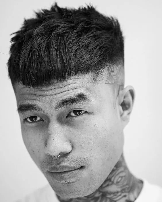 男生发际线高适合的发型推荐,发际线高适合什么刘海男生