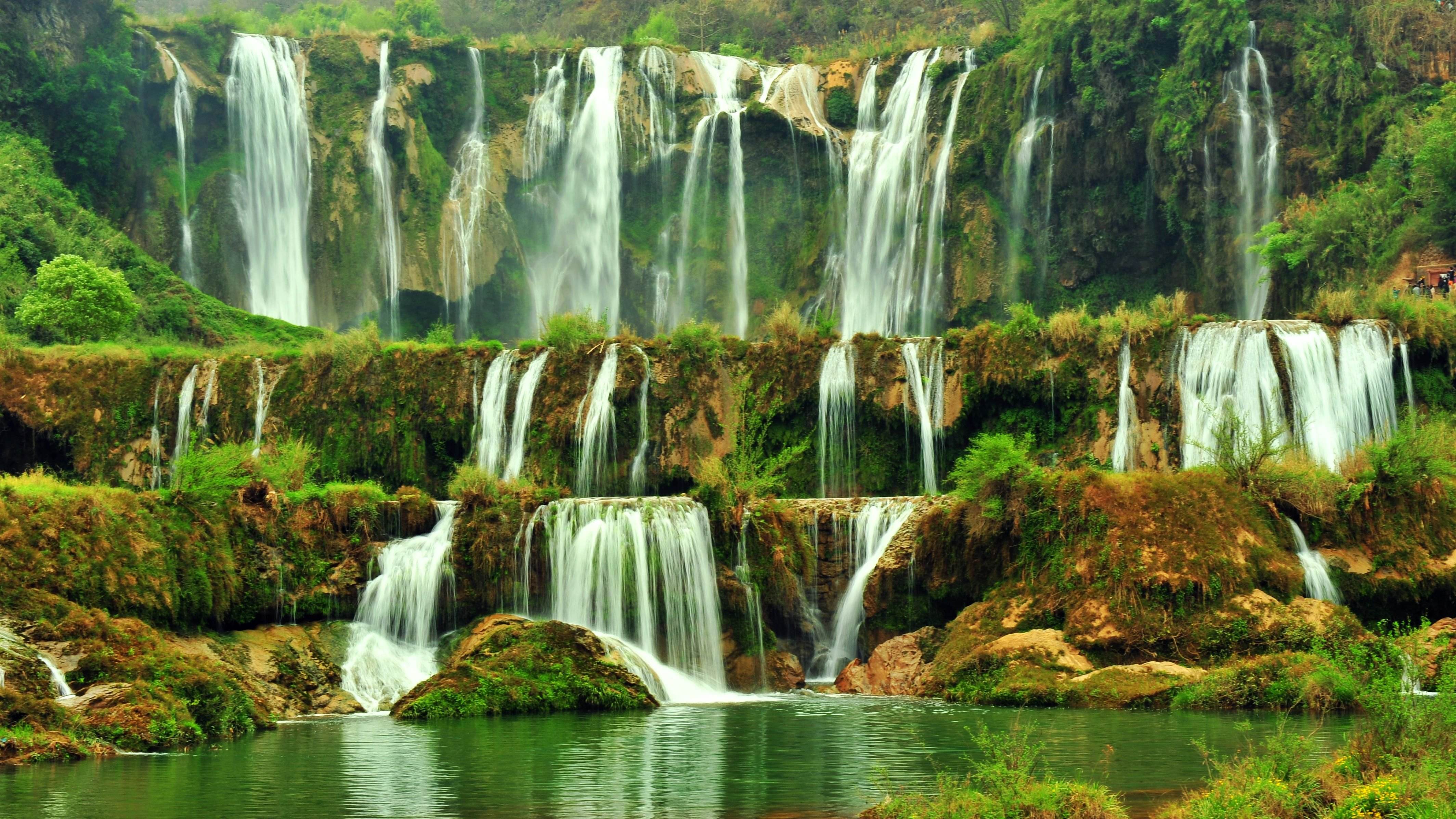 在中国有一个绝美的跨国大瀑布,我国三大名瀑布是什么